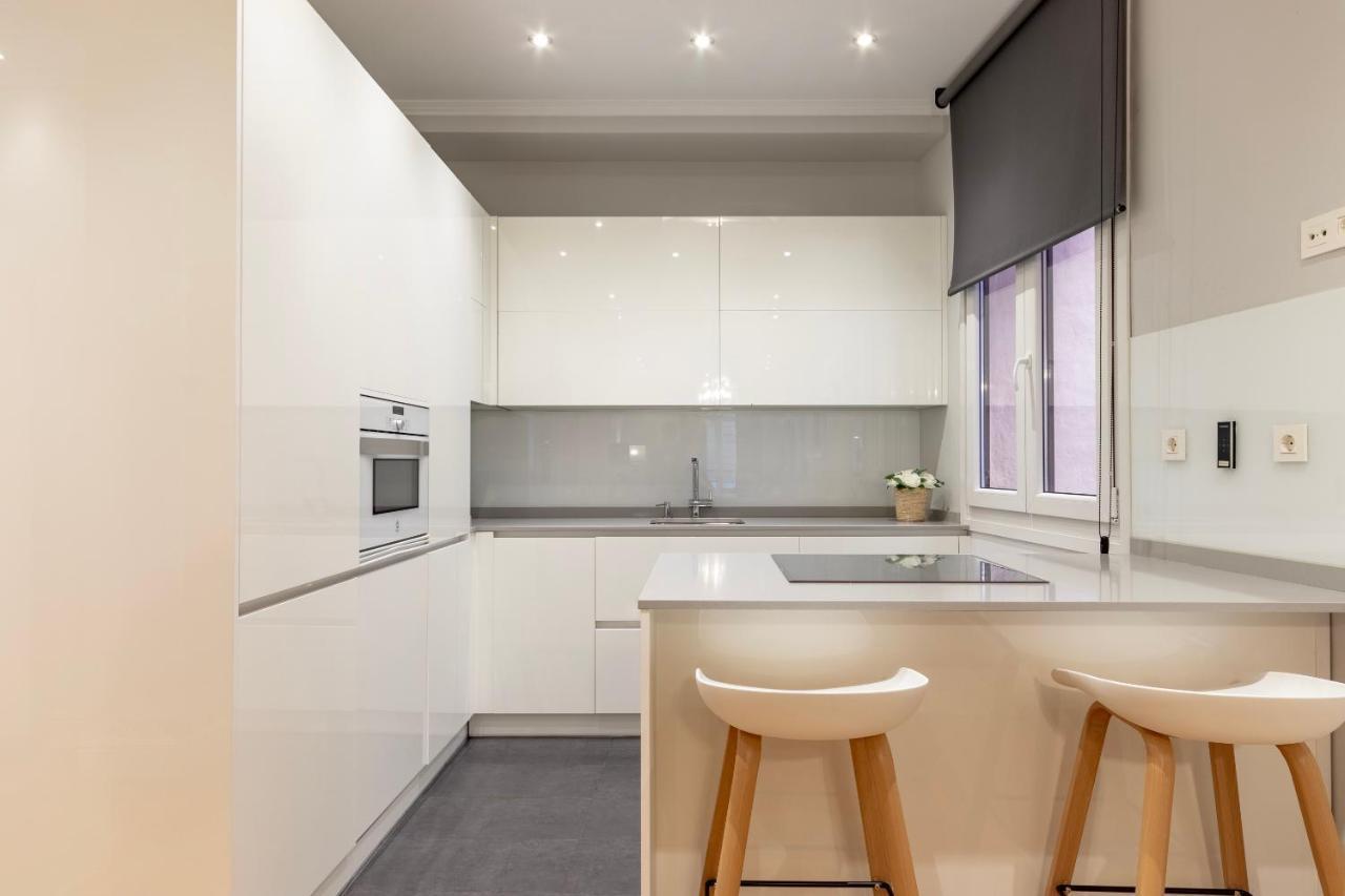 Amplio Y Elegante En Casco Viejo Con Parking Appartement Bilbao Buitenkant foto