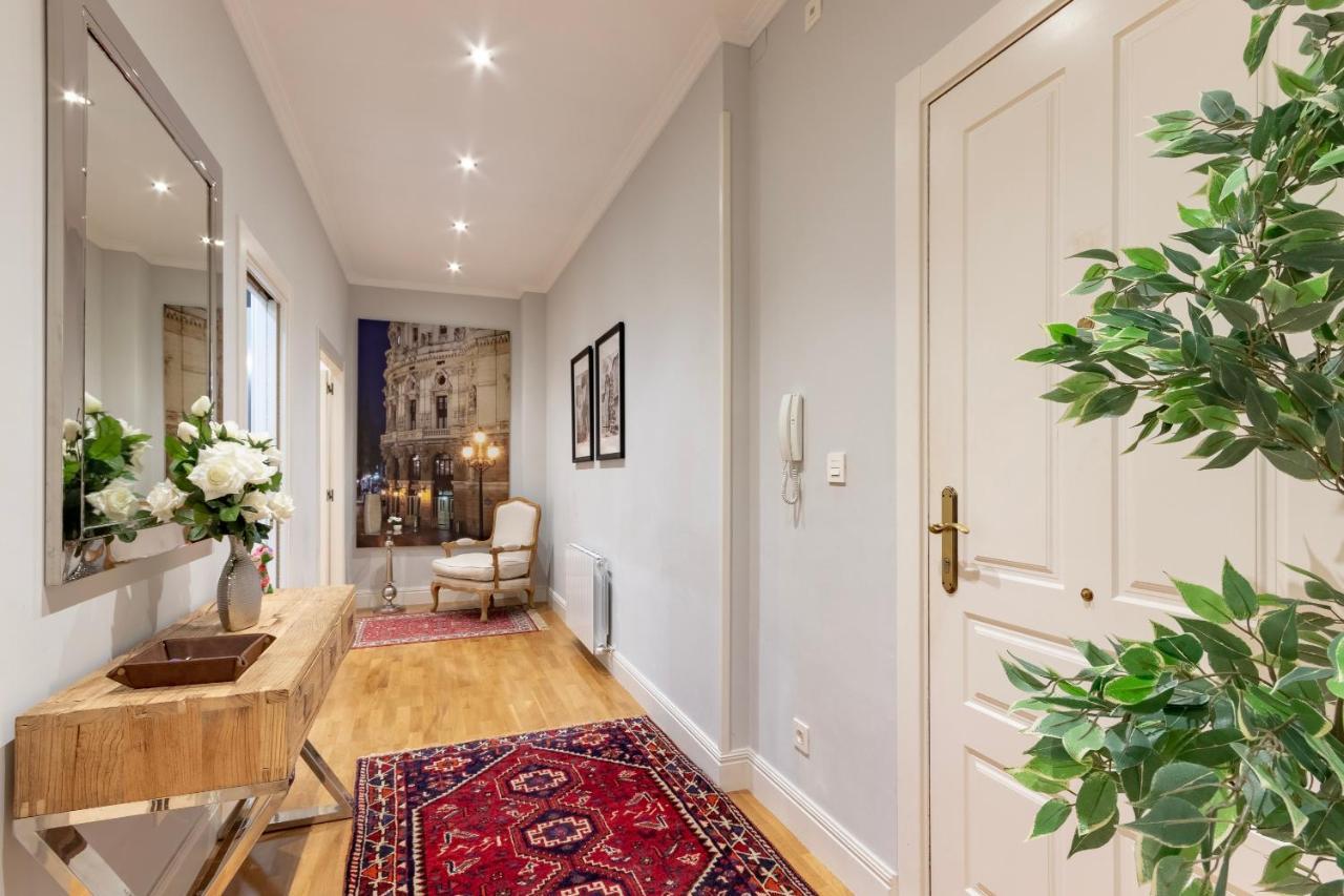 Amplio Y Elegante En Casco Viejo Con Parking Appartement Bilbao Buitenkant foto
